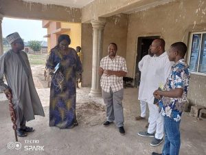 Read more about the article PROF Andrew Zamani, Director IGDS showing guests from Odumegwu Ojukwu University, Anambra State.
